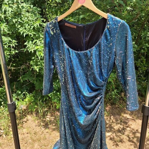 Kevan Hall iridescent sequin gown with train - Picture 11 of 16